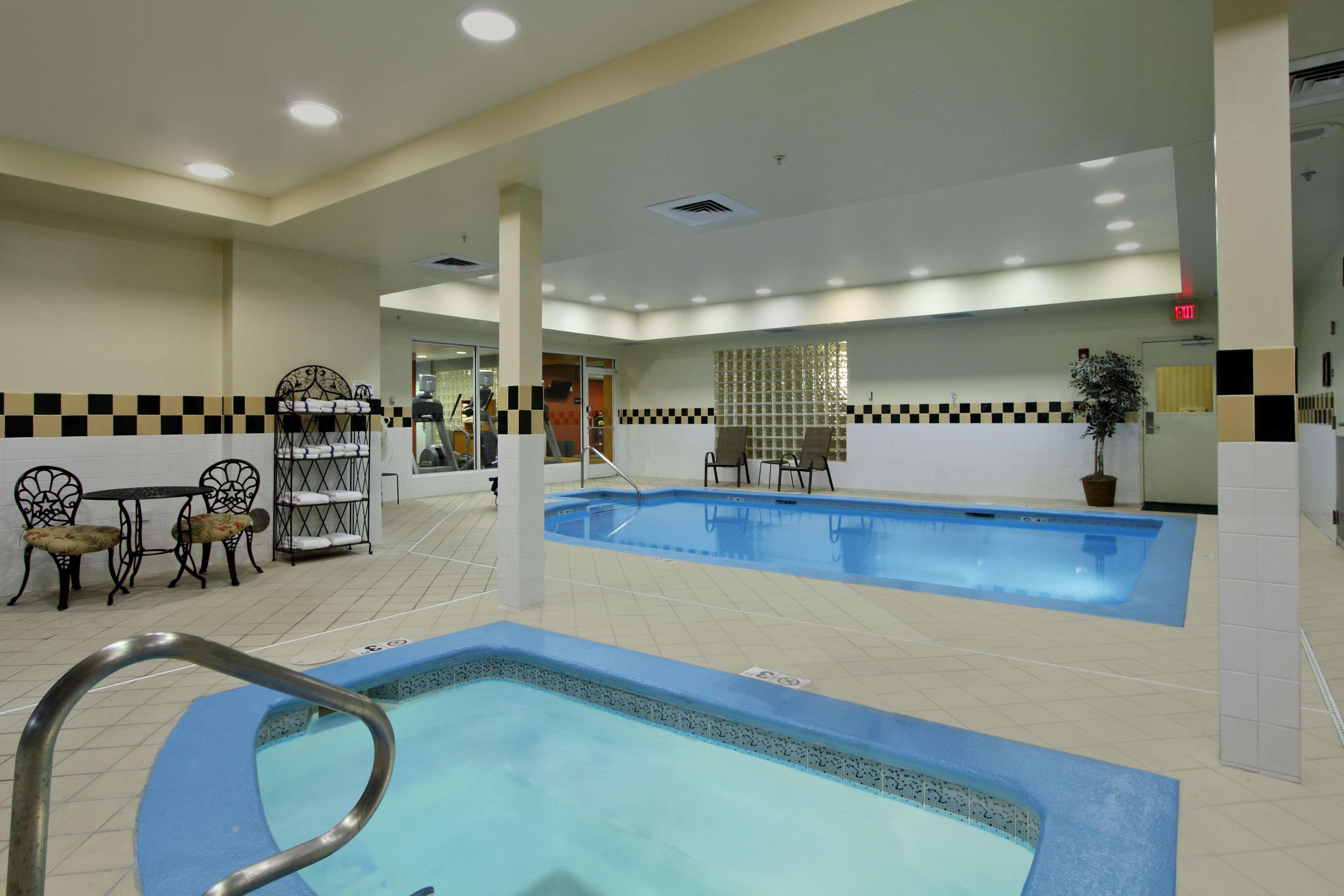 Hilton Garden Inn Saint Charles Exterior foto