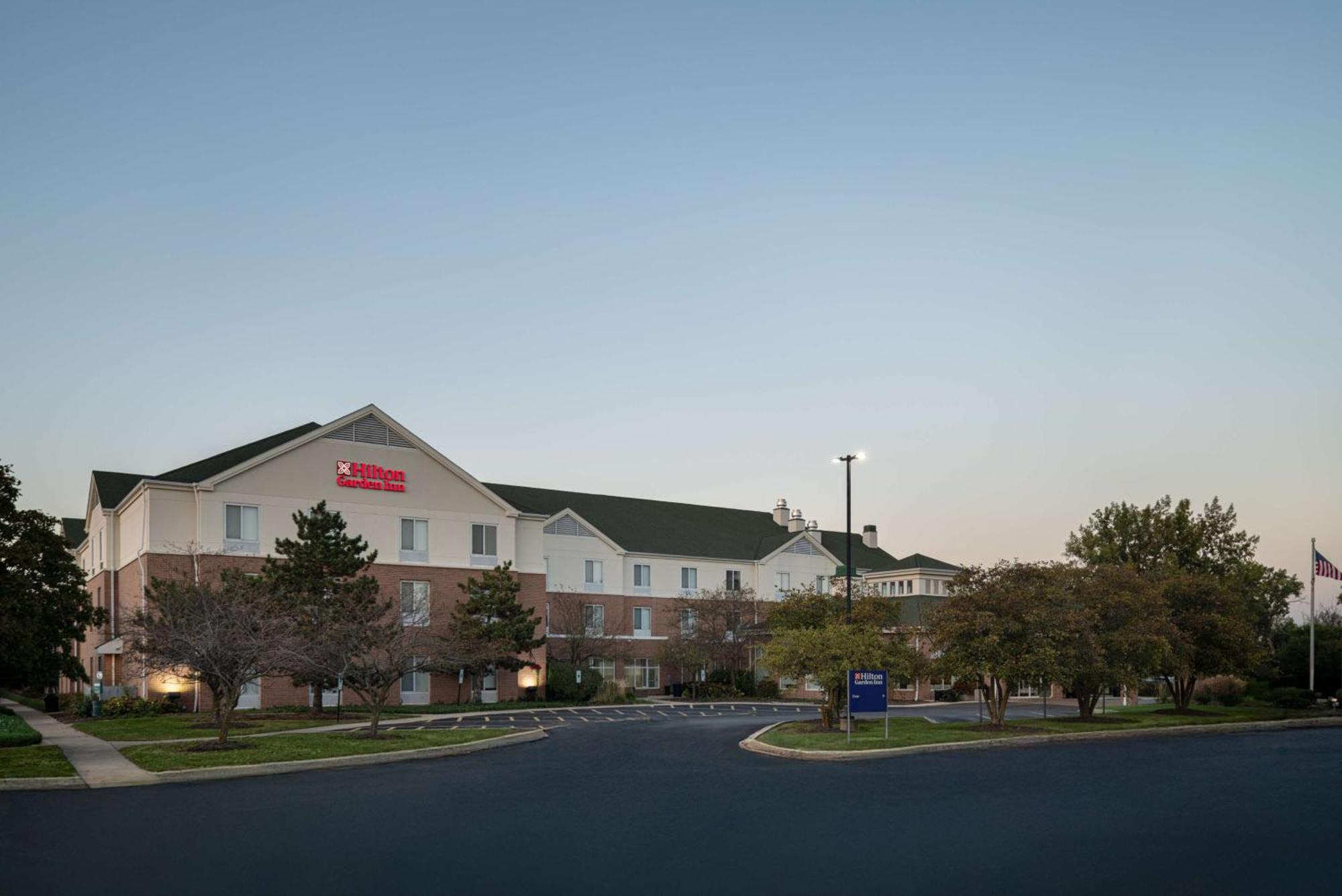 Hilton Garden Inn Saint Charles Exterior foto
